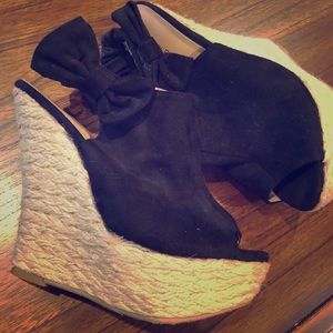 Black wedge heel